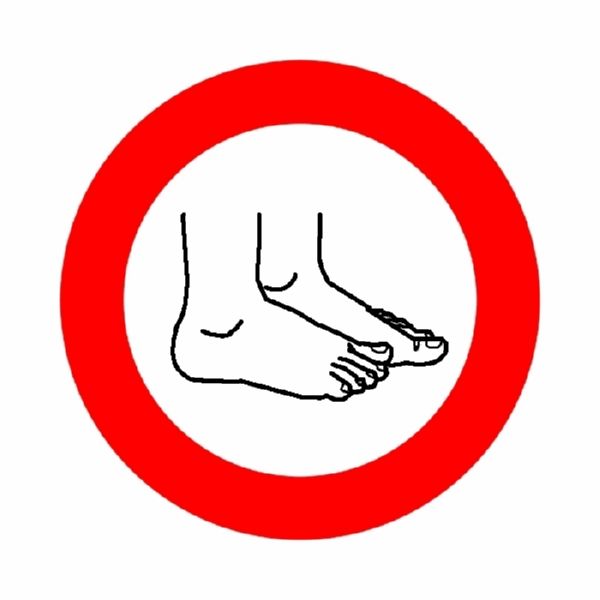 CARTEL PROHIBIDO PIES MOJADOS